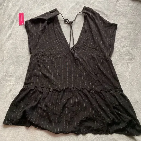 Black and Gold Cover-Up - Picture 6 of 7